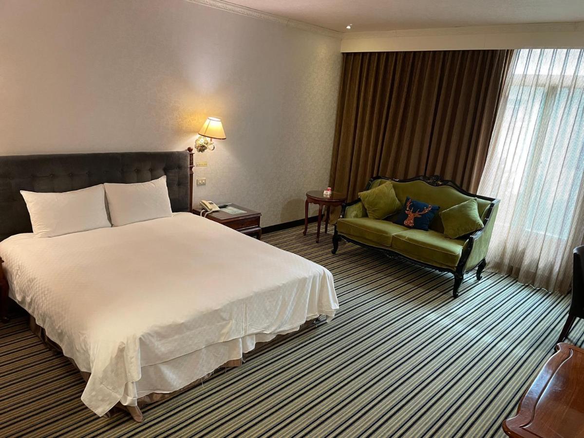 Chia Shih Pao Hotel Taibao Extérieur photo