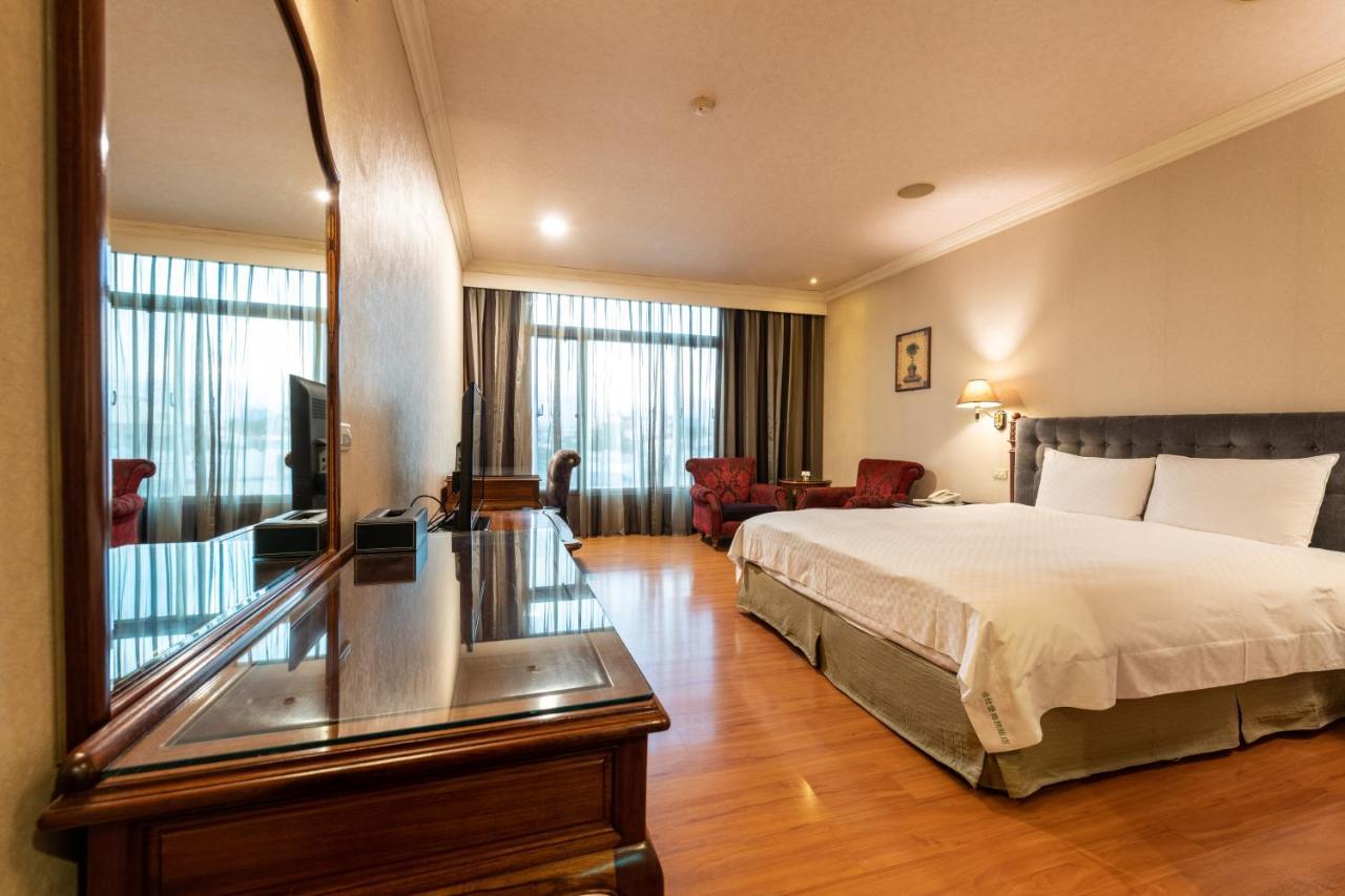 Chia Shih Pao Hotel Taibao Extérieur photo